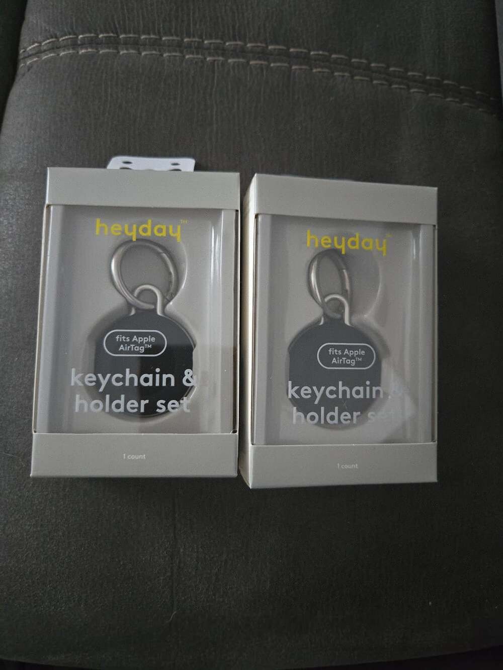 ** New 2 Heyday Keychain & holder set fits apple airtag